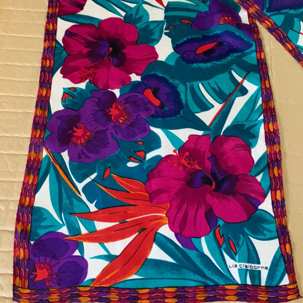 Liz Claiborne scarf 🧣